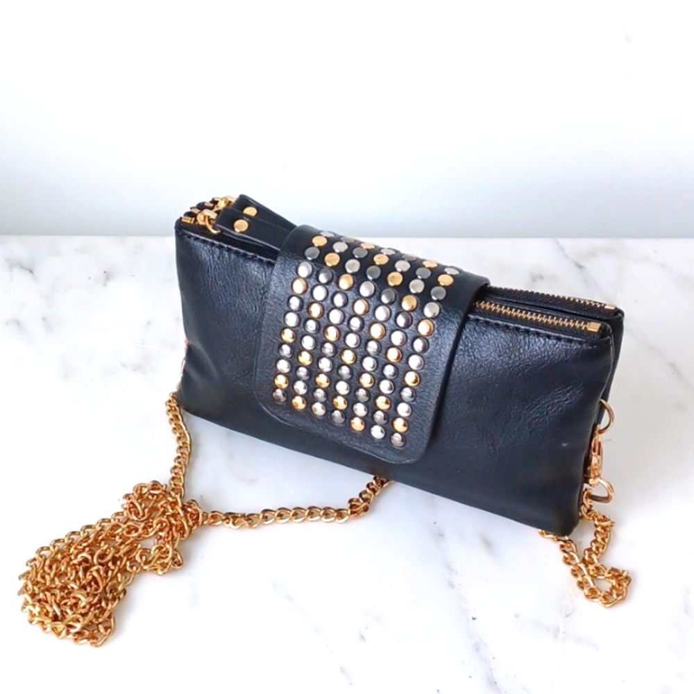 OLIVIA MILLER Wrestle ,,Wallet" mini bag.